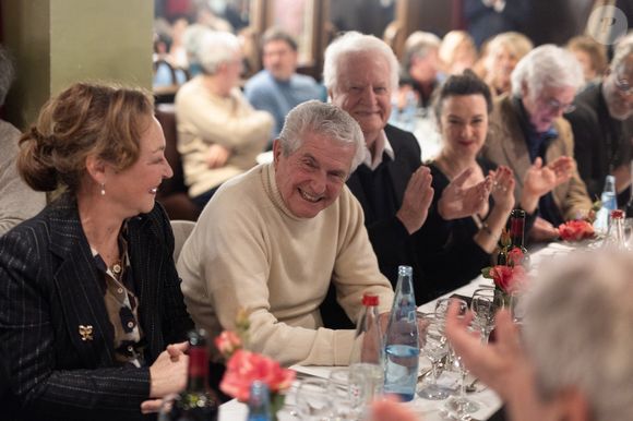 Claude Lelouch a profité de l’événement pour annoncer qu’André Dussollier tiendrait l’un des rôles principaux de son prochain film.

Catherine Frot, Claude Lelouch, André Dussollier lors de la cérémonie d'intronisation de A.Dussollier et C.Frot à l'académie Alphonse Allais au cabaret La Crémaillère 1900 à Paris le 26 janvier 2026

© Tiphaine Praud-Lebely / Bestimage