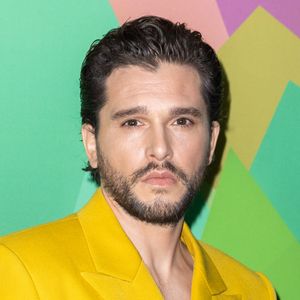 Quant aux fans, certains se disent déroutés, d'autres ravis de retrouver deux figures iconiques dans un registre inattendu.
Kit Harington au photocall du défilé Louis Vuiton lors de la Fashion Week Homme automne-hiver 2023/24 de Paris, France, le 19 janvier 2023. © Olivier Borde/Bestimage