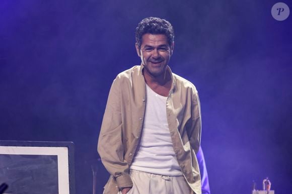 On se souvient qu'en 2019, sur le plateau de "C à vous", le comédien avait confié à quel point il s'investissait pour faire marrer sa petite dernière, quand elle était toute petite : il se figeait, comme dans "La Reine des neiges", à sa demande, où qu'il soit !

Exclusif - Jamel Debbouze - 15e anniversaire des Trophées de l’Improvisation de la Fondation Culture et Diversité, en présence de M. Ladreit de Lacharrière et de J. Debbouze les co-fondateurs au Théâtre Marigny, à Paris le 17 juin 2025. © Jack Tribeca / Bestimage