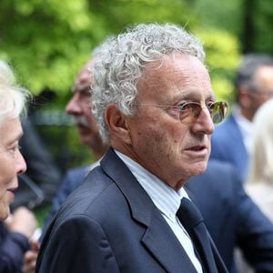 Nelson Monfort lors de la cérémonie d'enterrement de Daniel Bilalian à l'église Saint-Pierre de Neuilly-sur-Seine, près de Paris, France, le 22 mai 2025. Photo par Raphael Lafargue/ABACAPRESS.COM