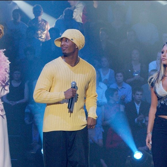 Laam et Carine aux 17e Victoires de la Musique © Jean-Jacques Datchary/ABACA. 33422-48. Paris-France, 09/03/2002.