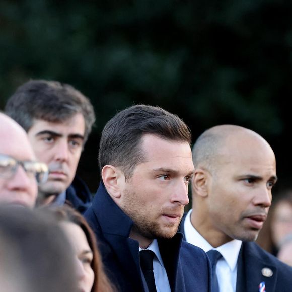 Jordan Bardella - Sortie du clan Le Pen aux obsèques de Jean-Marie Le Pen en l'église Saint-Joseph à la Trinité-sur-Mer le 11 janvier 2025.
© Dominique Jacovides / Guillaume Collet / Bestimage