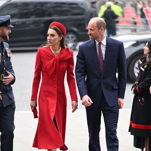 Après avoir réduit son emploi du temps alors qu'elle suivait un traitement contre le cancer. 

Le prince William, prince de Galles, et Catherine (Kate) Middleton, princesse de Galles  - La famille royale britannique célèbre le 76ème Commonwealth Day à l'abbaye de Westminster à Londres, le 10 mars 2025.