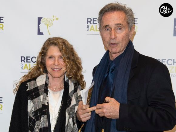 Dans Les Bronzés font du ski, elle joue l’ex-femme de Popeye, avant de retrouver son mari à l’écran dans Les Bronzés 3.

Thierry Lhermitte et sa femme Hélène - People au concert du 13ème Gala 2018 de l'Association pour la Recherche sur Alzheimer à la salle Pleyel à Paris le 12 février 2018. L’intégralité des bénéfices de cette soirée servira à financer la recherche sur la maladie d’Alzheimer. © Coadic Guirec-Pierre Perusseau/Bestimage