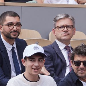 Jean-Charles Tréhan, Patrick Bruel et son fils - Célébrités dans les tribunes des Internationaux de France de tennis de Roland Garros 2024 à Paris. Le 5 juin 2024
© Moreau-Jacovides / Bestimage