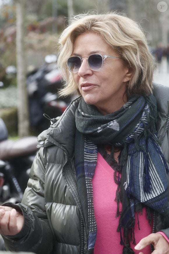 Corinne Touzet - Arrivées à l'enregistrement de l'émission "Vivement dimanche" au studio Gabriel à Paris, le 28 février 2024, diffusée le 3 mars 2024 sur France 3. 
© Christophe Clovis / Bestimage