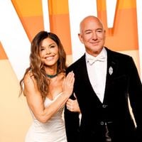 Jeff Bezos en toute détente avec Lauren avant leur mariage : yacht à 500 millions et soirée mousse pour son beau-fils de 19 ans