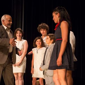 Exclusif - Prix Spécial - Francis Perrin réunit sa famille sur scène, sa femme Gersende et ses 6 enfants (Cécile, Fabiola, Jeanne, Louis, Baptiste, Clarisse) lors d'une soirée spéciale avec "Molière malgré Moi" au théâtre de la Gaîté-Montparnasse à Paris le 18 juin 2016 © Romuald Meigneux / Bestimage