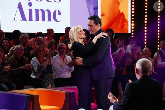 Exclusif - Dany Brillant et sa mère Mireille Cohen lors de l'enregistrement de l'émission "Famille je vous aime" présentée par M. Drucker et qui sera diffusée le 13 juin 2025 sur France 3, aux Studios rive gauche à Paris, France, le 14 avril 2025. © Clovis-Gaffiot/Bestimage