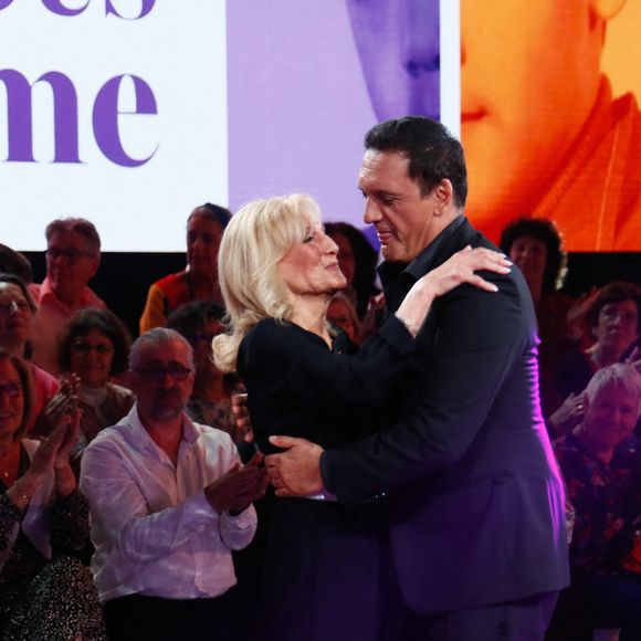 Exclusif - Dany Brillant et sa mère Mireille Cohen lors de l'enregistrement de l'émission "Famille je vous aime" présentée par M. Drucker et qui sera diffusée le 13 juin 2025 sur France 3, aux Studios rive gauche à Paris, France, le 14 avril 2025. © Clovis-Gaffiot/Bestimage