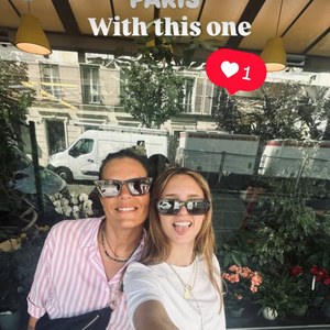 À ses côtés, sa fille aînée Manon, 15 ans, est apparue tout sourire dans une story Instagram, lunettes de soleil sur le nez, déambulant dans les rues parisiennes...

Story Instagram de Laure Manaudou avec sa fille Manon, @lauremanaudouoff