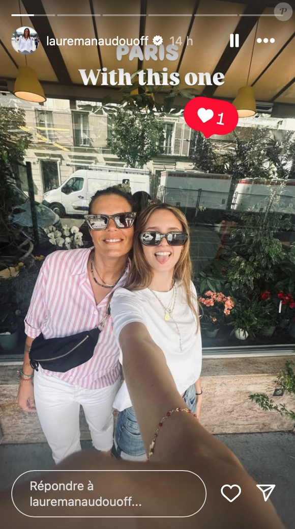 À ses côtés, sa fille aînée Manon, 15 ans, est apparue tout sourire dans une story Instagram, lunettes de soleil sur le nez, déambulant dans les rues parisiennes...

Story Instagram de Laure Manaudou avec sa fille Manon, @lauremanaudouoff