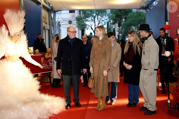 Le prince Albert II de Monaco, La princesse Charlène de Monaco, La princesse Stéphanie de Monaco, Camille Gottlieb lors du spectacle Monaco sous les Etoiles, sous le chapiteau de Fontvieille à Monaco, le 22 décembre 2025. 
© Claudia Albuquerque / Bestimage