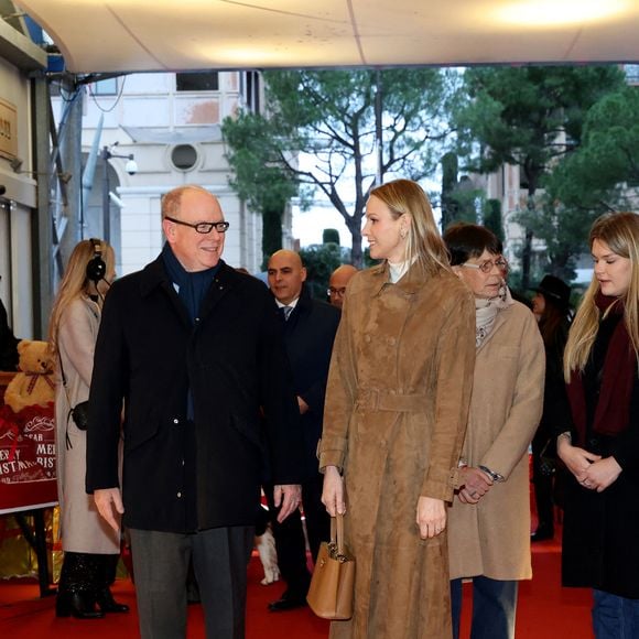 Le prince Albert II de Monaco, La princesse Charlène de Monaco, La princesse Stéphanie de Monaco, Camille Gottlieb lors du spectacle Monaco sous les Etoiles, sous le chapiteau de Fontvieille à Monaco, le 22 décembre 2025. 
© Claudia Albuquerque / Bestimage