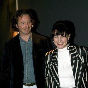 Un banquier, premier amour de Lio, que la chanteuse avait épousé en 2005 

Archives - Diego et son compagnon Jean-Pierre - En France, à Paris, soirée à l'Atelier de Maitre Albert à l'issue de la générale de "Détournement de mémoire".