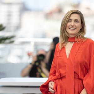 Julie Gayet - Photocall du jury de "L'Oeil d'Or" lors du 78ème Festival International du Film de Cannes, le 23 mai 2025.
© Jacovides/Moreau/Bestimage