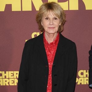 Pour Miou-Miou, le film questionne le rapport à l’argent et aux responsabilités familiales, tout en restant un divertissement qui fait réfléchir le spectateur.

Miou Miou - Avant-première du film "chers parents" au cinéma UGC Ciné Cité Bercy le 16 février 2026.

© Coadic Guirec / Bestimage