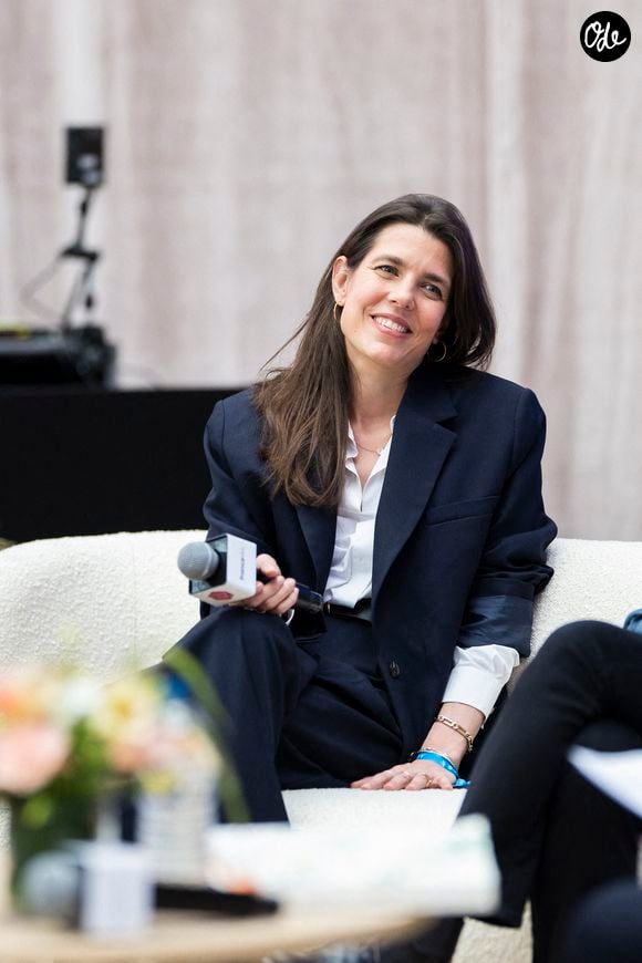 Charlotte Casiraghi lors du Salon du livre de Paris, le 17 avril 2026 à Paris, en France. Photo : Eliot Blondet/ABACAPRESS.COM