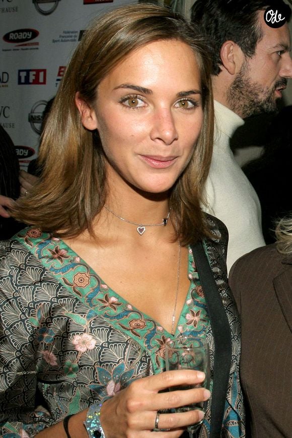 La présentatrice française de TF1, Mélissa Theuriau, assiste à la soirée « La nuit des sports » organisée par TF1 au Club l'Étoile à Paris, en France, le 21 mars 2006. Photo de Benoît Pinguet/ABACAPRESS.COM.