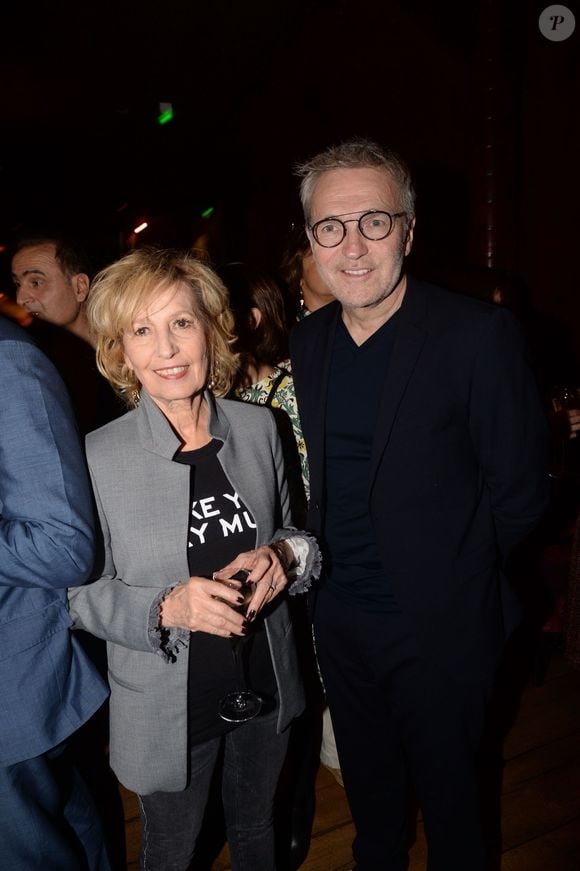 Celle avec la productrice Catherine Barma

Exclusif - Catherine Barma et Laurent Ruquier (parrain) - Prix littéraire Grands Destins du Parisien Week-End au Buddha Bar à Paris, France, le 17 octobre 2018. Un événement organisé Five Eyes production. © Rachid Bellak/Bestimage