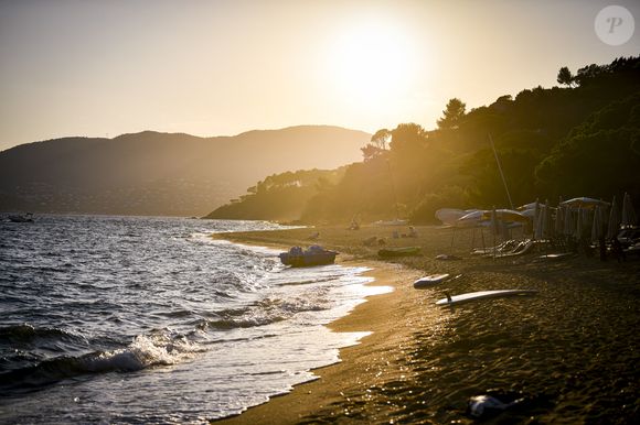 Il s’est installé à Villeneuve-Loubet en 2016 avec sa femme française et leurs deux enfants.

Illustration d'une plage de Saint Tropez, village provençal et méditerranéen de la Côte d'Azur, en Provence Alpes Côte d'Azur, le 30 juillet 2025. Photo par Victor Joly/ABACAPRESS.COM