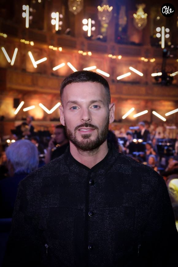 Matt Pokora (M. Pokora) lors de l'enregistrement de l’émission "Le Grand Echiquier" - Spécial Claude François présentée par C.Chazal et A.Manoukian et diffusée le 13 janvier sur France, à l’Opéra royal du château de Versailles, accompagné par l’Orchestre de l’Opéra Royal à Versailles, France, le 16 septembre 2025. © Jack Tribeca/Bestimage