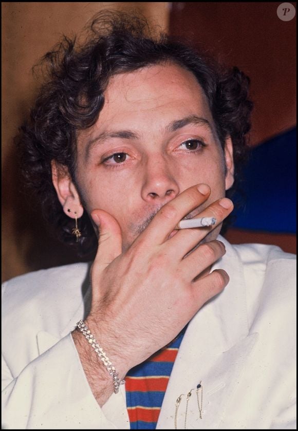 Patrick Dewaere en conférence de presse au Festival de Cannes pour "Série Noire" en 1970. Photo : ANGELI-RINDOFF / BESTIMAGE