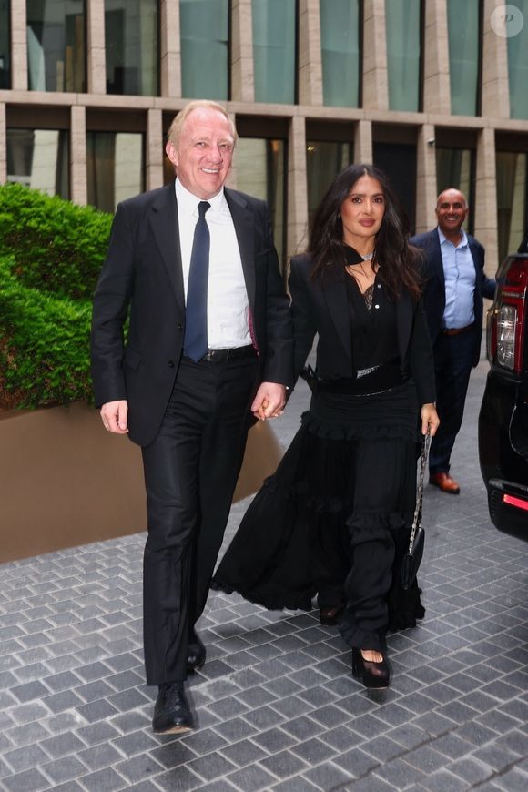 New York, NY - EXCLUSIF - Salma Hayek et son mari François-Henri Pinault profitent d'un dîner d'anniversaire intime à New York City après leur passage à Cannes. Backgrid USA / Bestimage