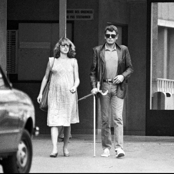 L'occasion idéale pour se remémorer l'intense passion amoureuse de quatre ans entre le Taulier et l'actrice au début des années 1980.

Archives : Johnny Hallyday et Nathalie Baye (enceinte de Laura)
Bestimage