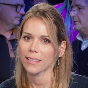 Tiphaine Auzière pésente chaque semaine dans TPMP pour une chronique de droit - Exclusif - Tiphaine Auzière sur le plateau de l'émission "Touche pas à mon poste" (TPMP) diffusée en direct sur C8 le 19 décembre 2024. 
© Jack Tribeca / Bestimage