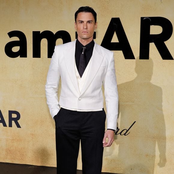 Baptiste Giabiconi au photocall du gala AmFar 2025 by Chopard à l'Hôtel du Cap-Eden-Roc à Antibes le 22 mai 2025.

© Moreau / Jacovides / Bestimage