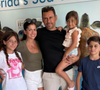 Et désormais, son épouse Delphine Colas se concentre sur un autre projet.

Delphine et Olivier Colas avec leurs enfants. Capture Instagram Familles Colas