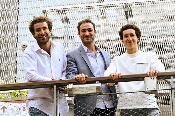 Louis Kretz,Valentin Kretz et Martin Kretz - La famille Kretz en tournage au village lors des Internationaux de France de tennis de Roland Garros 2024, à Paris, France, le 1er juin 2024. © Chryslene Caillaud/Panoramic/Bestimage