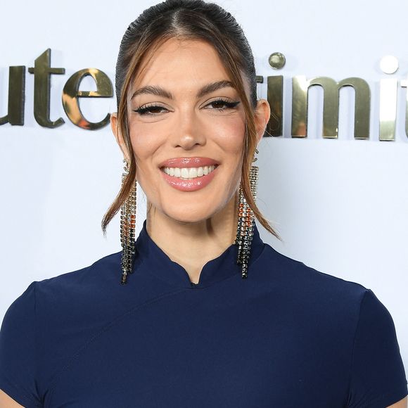 Iris Mittenaere au photocall du Grand Dîner en toute intimité avec Dadju sur la plage de l'hôtel Carlton en marge du 78ème Festival International du Film de Cannes, France, le 17 mai 2025. © Lionel Urman/Bestimage