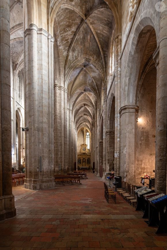 Vue intérieure de la basilique Sainte-Marie-Madeleine, troisième tombeau de la chrétienté contenant les reliques de Marie-Madeleine, apôtre du Christ à Saint-Maximin-la-Sainte-Baume, France le 02 février 2025. Photo par Laurent Coust/ABACAPRESS.COM