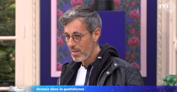 Il s'agit de ..., ... et ... 

Extrait de la quotidienne "Star Academy"