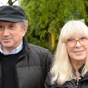 Exclusif - Michel Drucker (casquette) et sa femme Dany Saval - Mylène Demongeot (présidente du comité d'honneur du refuge de l'Arche de Chateau-Gontier) a reçu en exclusivité Michel Drucker (casquette) et sa femme Dany Saval au refuge de l'Arche à Château-Gontier à l'occasion du deuxième week-end de la protection animale le 1er mai 2015. 
Bestimage