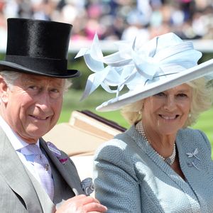 Charles et Camilla, inséparables aujourd’hui, ont connu des débuts tourmentés...



Le prince Charles, le duc de Cornouailles et la duchesse de Cornouailles lors de la procession royale au premier jour du Royal Ascot, à l'hippodrome d'Ascot, dans le Berkshire, au Royaume-Uni. Photo par Doug Peters/PA Wire/ABACAPRESS.COM