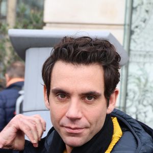 Le chanteur Mika à la sortie des studios de RTL à Paris, France, le 11 décembre 2023.  |Exclusif