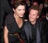 Nina est la fille de Sinclair et Emma De Caunes. 

Emma De Caunes et Sinclair à Paris en 2009. © Guillaume Gaffiot/Bestimage