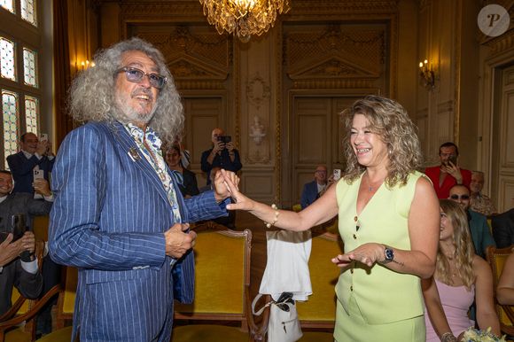 Exclusif - Djamel Bentenah et Severine Bauw - Mariage de Djamel Bentenah (acheteur dans l'émission Affaire Conclue) avec Severine Bauw à la mairie de Colombes le 21 juin 2025.
