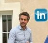 Il est en couple avec Tamara et père de deux enfants, âgés de 14 et 21 ans.

Etienne Claude, agent immobilier de "Recherche appartement ou maison" sur M6.