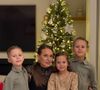 Malheureusement, cette décoration très minimaliste n'a pas du tout fait l'unanimité auprès de sa communauté.

Camille Santoro entourée de ses six enfants et de sa compagne Sophie dans sa nouvelle et immense maison.