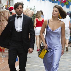 Qui s'est mariée avec un marquis espagnol.

Isabelle Junot fille de Philippe Junot et son petit ami Alvaro Falco Chavarri profitent des vacances d'été à Malaga, en Espagne, le 8 juillet 2019. Photo by Europa Press/Contacto/ABACAPRESS.COM