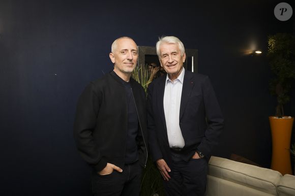 Exclusif - Gad Elmaleh célèbre les cinquante ans de carrière de Gilbert Coullier sur la scène du Zenith de Rouen à la fin de son spectacle "Lui même" 
Le 28 mars 2025. © Jack Tribeca / Bestimage