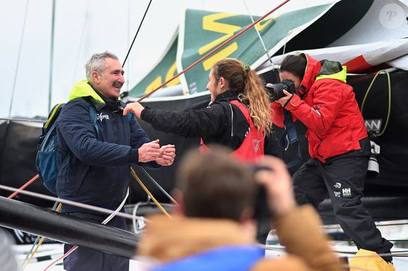 La skipper française Violette Dorange célèbre sur son monocoque Imoca Devenir sa 25e place dans la 10e édition du Vendée Globe, course à la voile en monocoque autour du monde, aux Sables-d'Olonne, dans l'ouest de la France, le 9 février 2025. Photo by Franck Castel/ABACAPRESS.COM