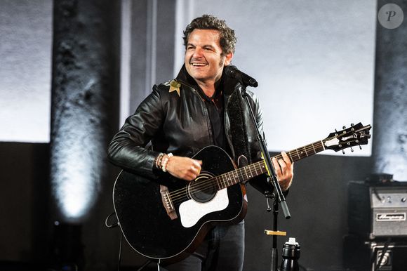 M a ouvert cette édition anniversaire avec un concert acoustique.

M (Matthieu Chedid) en concert inédit et unique, en acoustique au Théâtre de Verdure lors de l'ouverture de la 41ème édition du Festival de Ramatuelle le 1er août 2025. 

© Cyril Bruneau / Festival de Ramatuelle / Bestimage