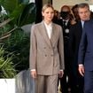 Charlene de Monaco, au bras du prince Albert, a choisi un tailleur oversize avec un détail qui rappelle une tendance 70'