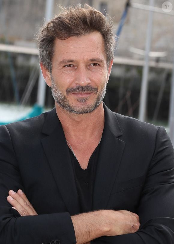 Dans un nouvel épisode de "Cassandre"

Alexandre Varga pour le telefilm "Cassandre" participe au Festival de la Fiction de La Rochelle le 16 Septembre 2022. Patrick Bernard/ Bestimage