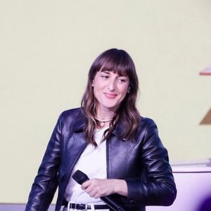 Exclusif - Juliette Armanet - Plateau de l'émission "C à vous" lors du 78ème Festival International du Film de Cannes le 14 mai 2025. © Jack Tribeca / Bestimage